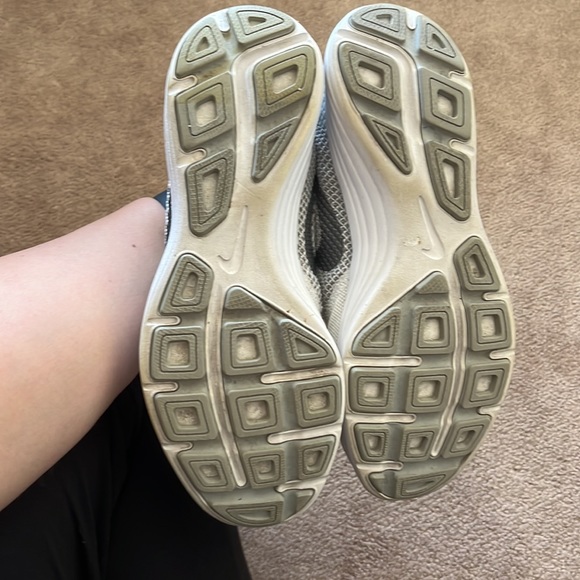 Nike Revolution 3 Gym Shoes - Picture 6 of 8